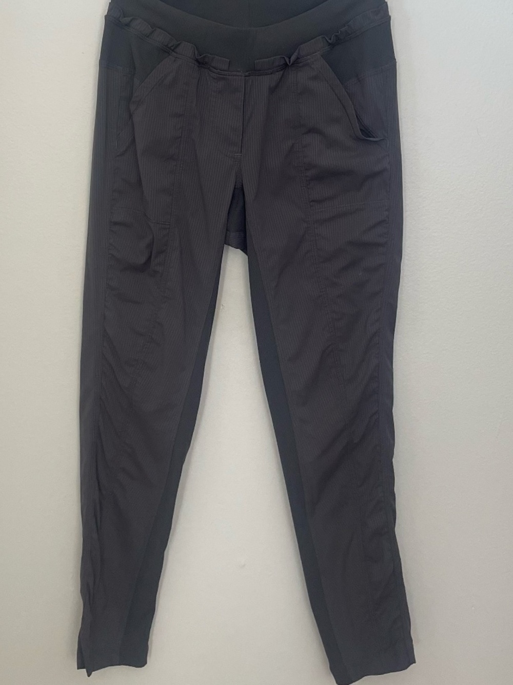 Lululemon Tapered Crop Pants MidRise Gray Active Pants Size 4